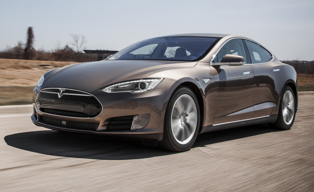 Noleggio lungo termine Tesla model S